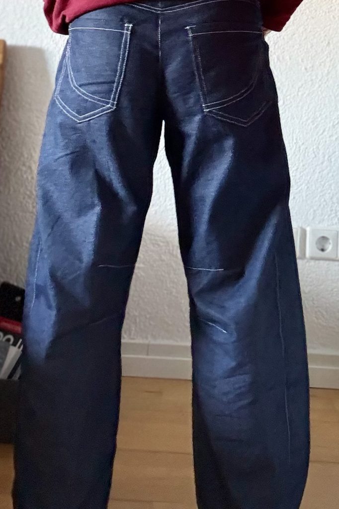 Nochmal eine Rückansicht der gesamten Hose.