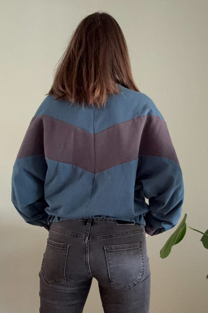 Rava Sweater: Auch in der hinteren Mitte treffen sich die Nähte perfekt