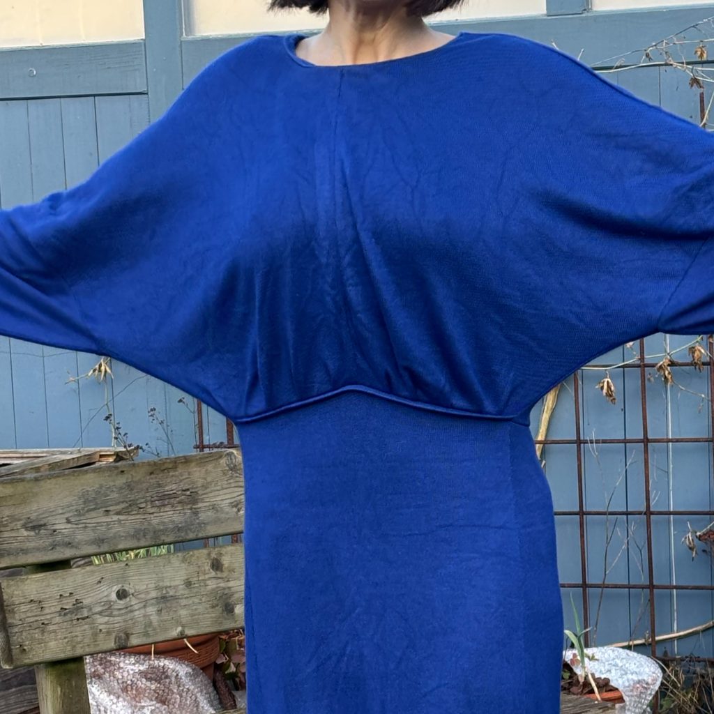 Das Oberteil in voller Breite. Als Sommeroberteil und lockere Bluse gut denkbar.