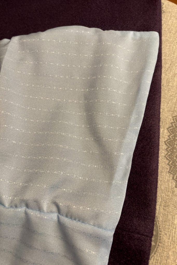 Saum: Dieses kurze Stück habe ich von Hand gesäumt.