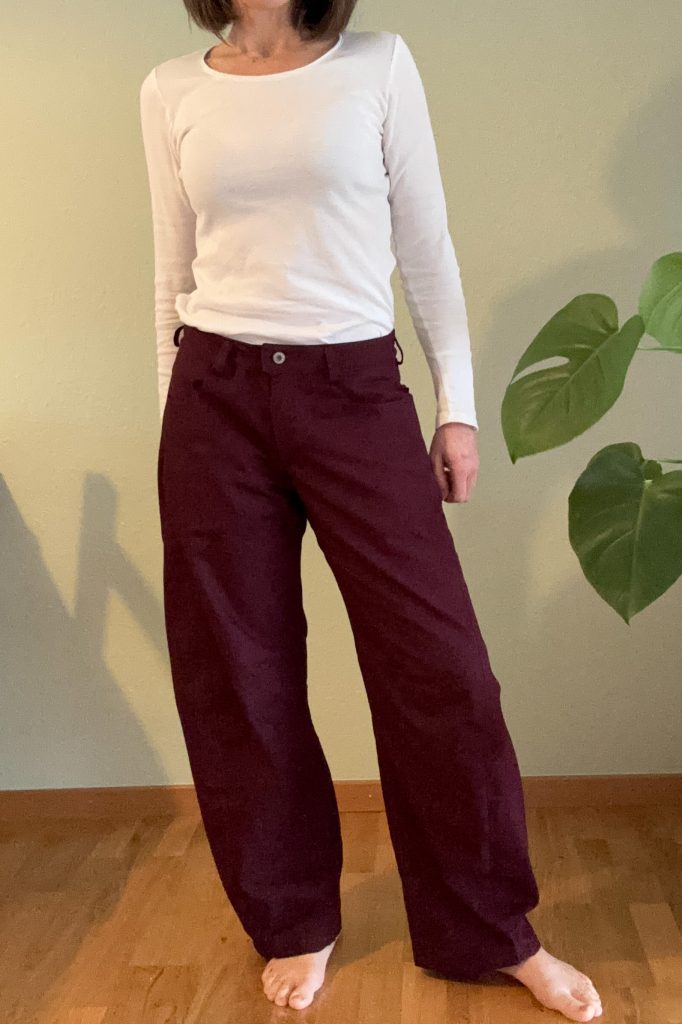 Nahaufnahme der Barrel Leg Jeans